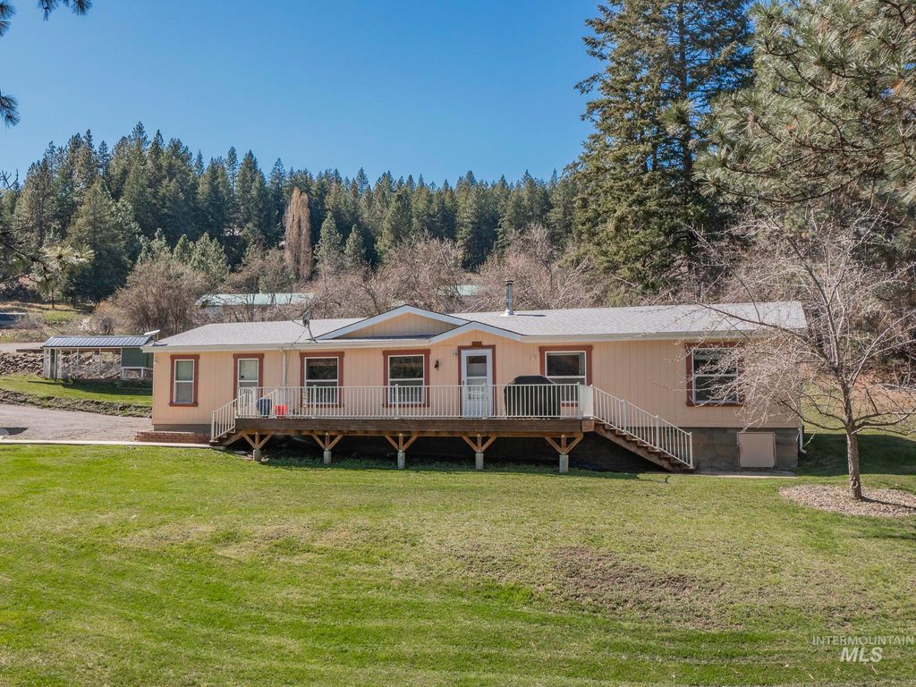 Photo of 77 Poplar Drive, Grangeville, ID 83530 (MLS # 98980453)