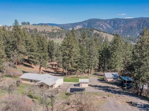 Photo of 77 Poplar Drive, Grangeville, ID 83530 (MLS # 98980453)