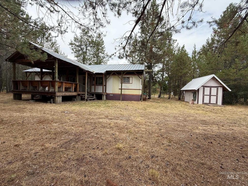 Photo of 227 Mcleod Ln, Donnelly, ID 83615 (MLS # 98981493)