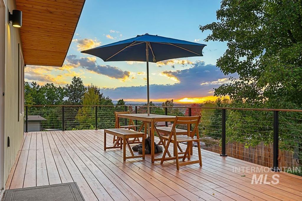 Photo of 2758 E Starlington Dr, Boise, ID 83712 (MLS # 98965471)