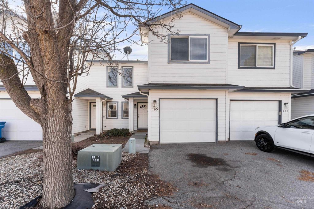 Photo of 165 Sagebrush Ave, Mountain Home, ID 83647 (MLS # 98963877)
