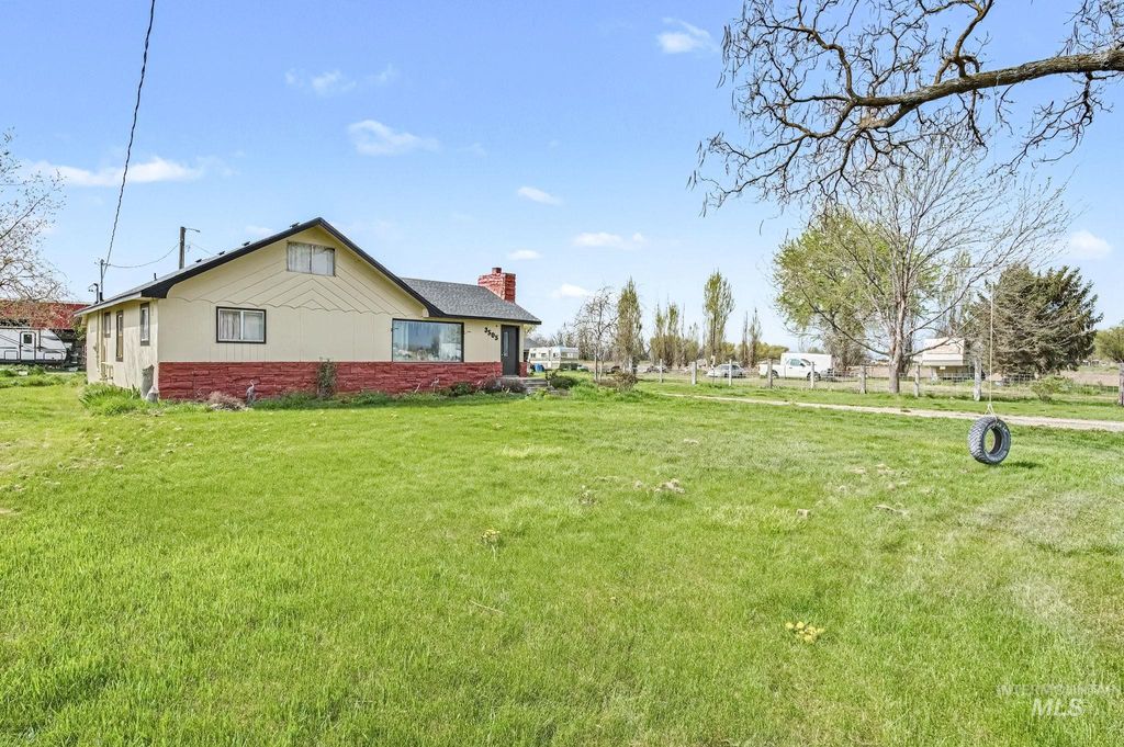 Photo of 3505 W Idaho Blvd, Emmett, ID 83617 (MLS # 98981992)