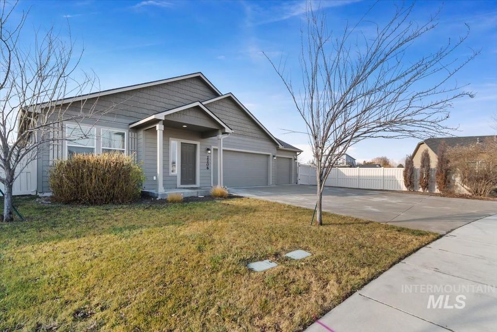 Photo of 2206 E Elm Grove Drive, Nampa, ID 83686 (MLS # 98970868)