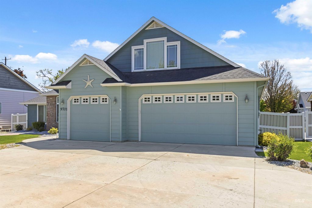 Photo of 9701 W Penhurst Drive, Star, ID 83669 (MLS # 98986598)
