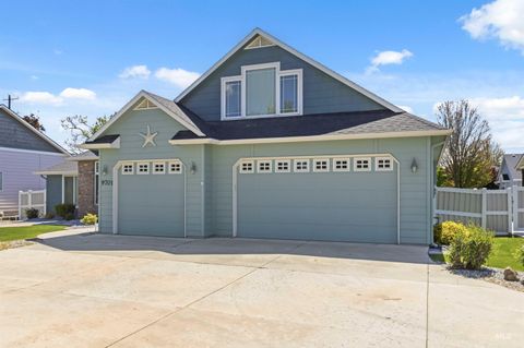 Photo of 9701 W Penhurst Drive, Star, ID 83669 (MLS # 98986598)