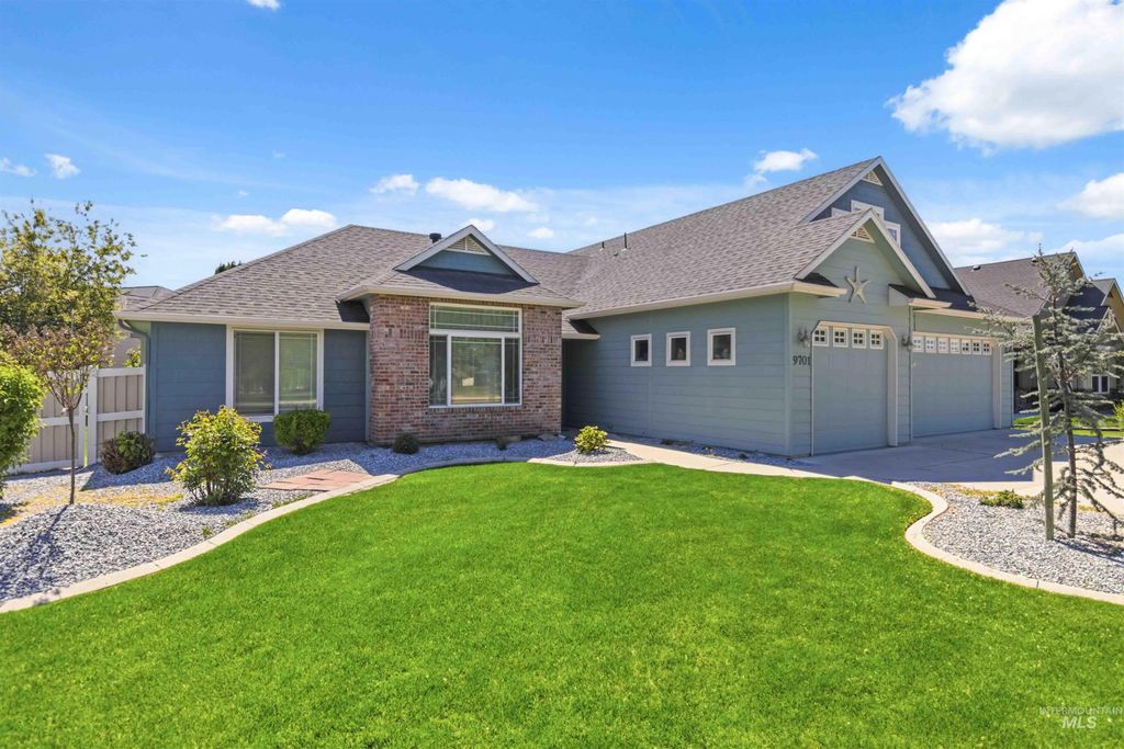 Photo of 9701 W Penhurst Drive, Star, ID 83669 (MLS # 98986598)