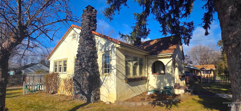 Photo of 2305 S Gekeler Ln, Boise, ID 83706 (MLS # 98974536)