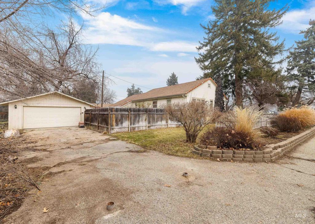 Photo of 2305 S Gekeler Ln, Boise, ID 83706 (MLS # 98974536)