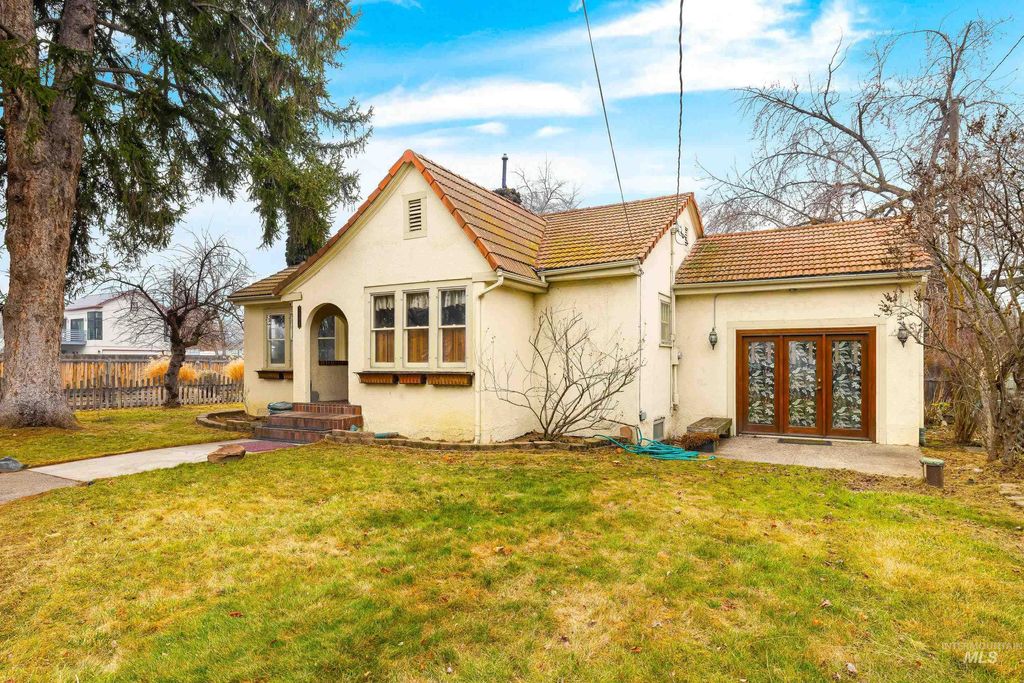 Photo of 2305 S Gekeler Ln, Boise, ID 83706 (MLS # 98974536)