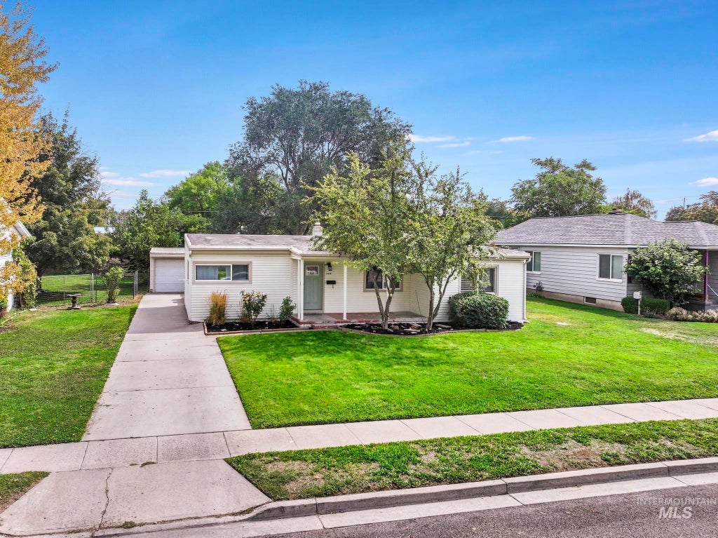 Photo of 344 Pierce Street, Twin Falls, ID 83301 (MLS # 99000649)