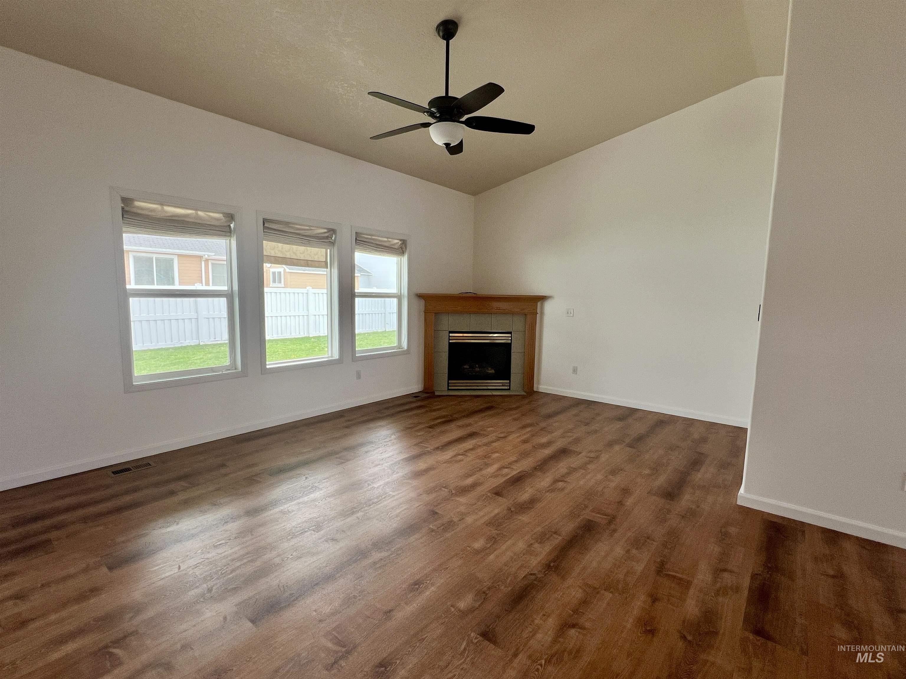 Fruitland, Idaho 83619, United States, 3 Bedrooms Bedrooms, ,2 BathroomsBathrooms,Residential,Pending,109360