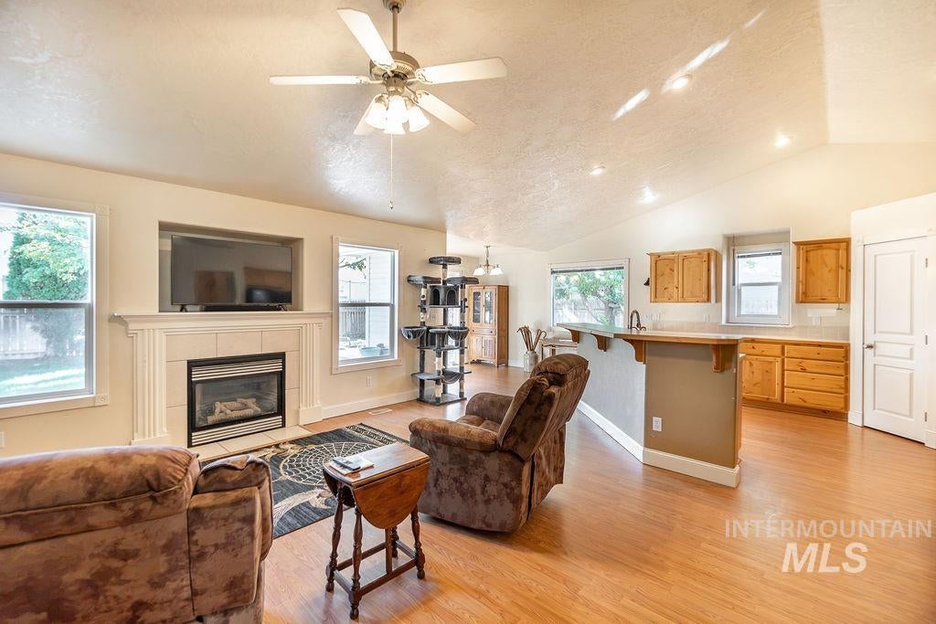 306 S Buttercup Ct.