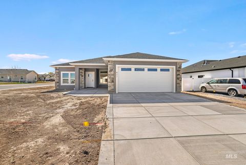 Photo of 821 23rd Ave E, Jerome, ID 83338 (MLS # 98978428)