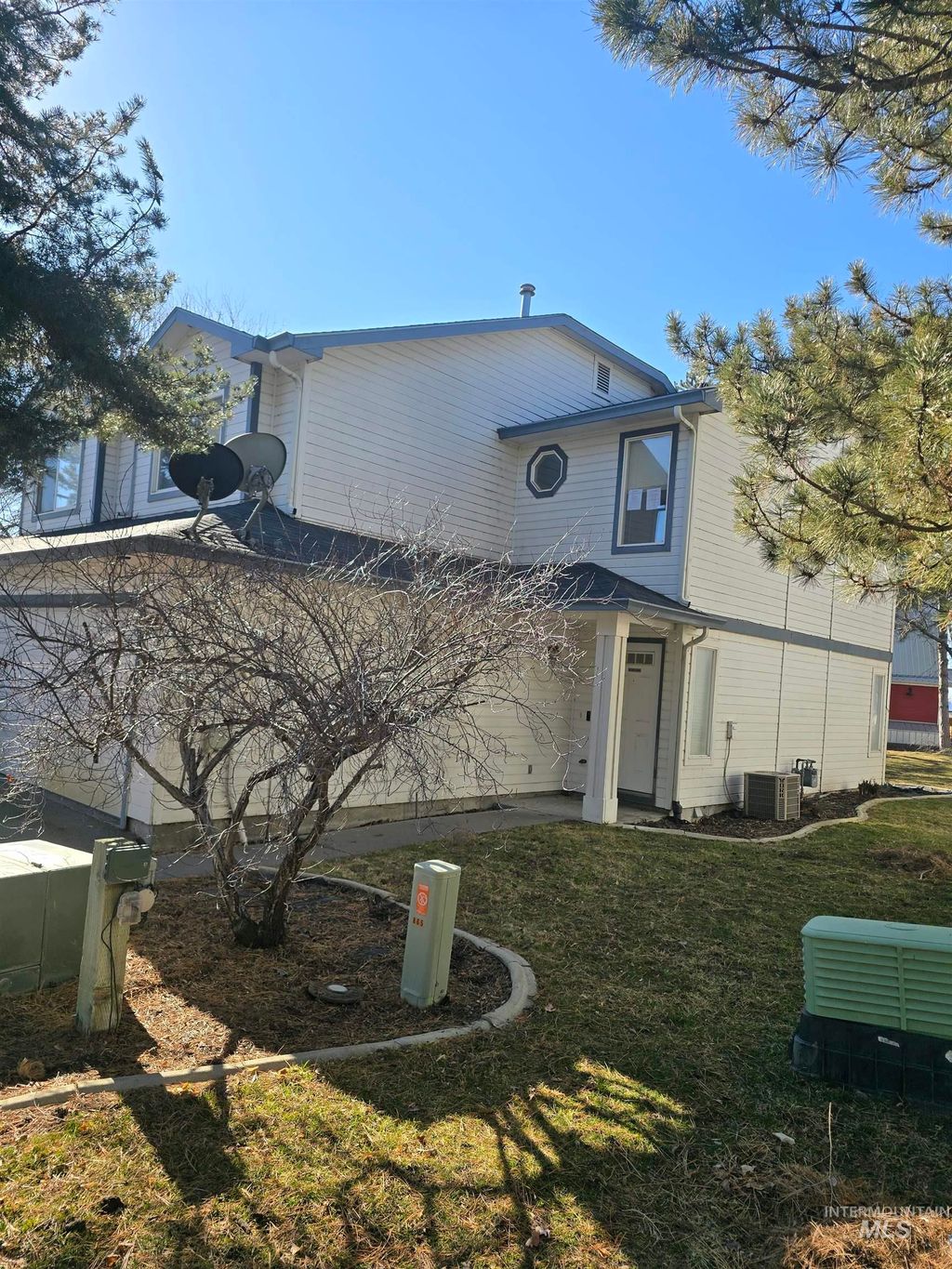 Photo of 865 Tumbleweed Ave, Mountain Home, ID 83647 (MLS # 98974884)