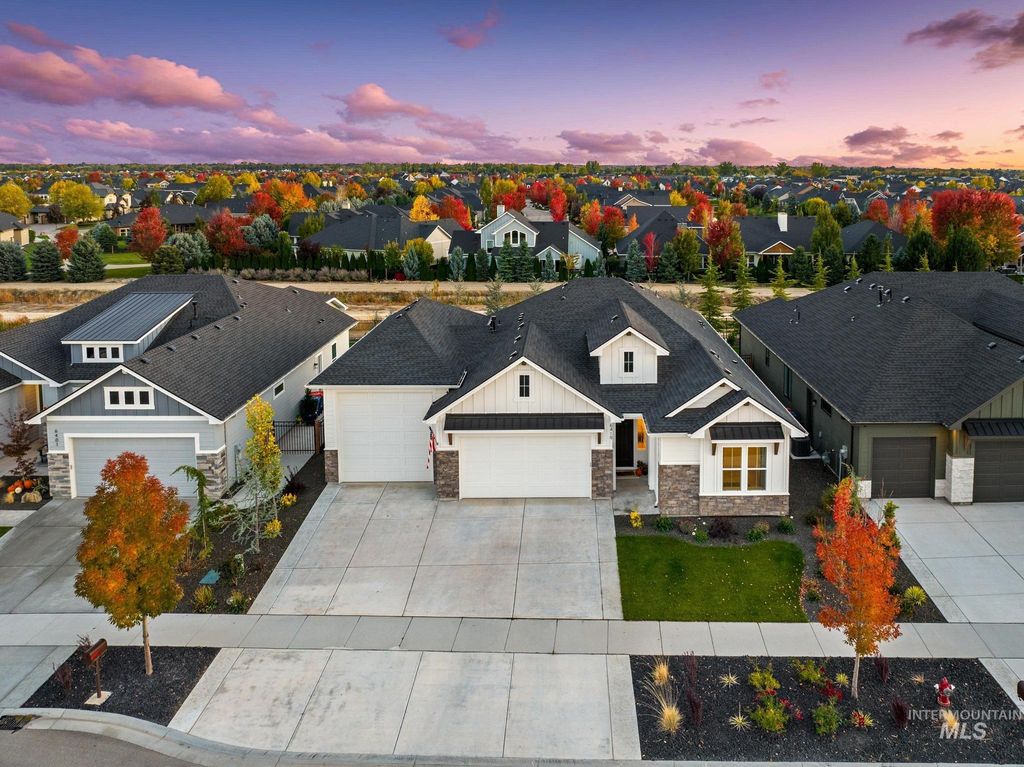 Photo of 6419 W Piaffe St, Eagle, ID 83616 (MLS # 98965128)
