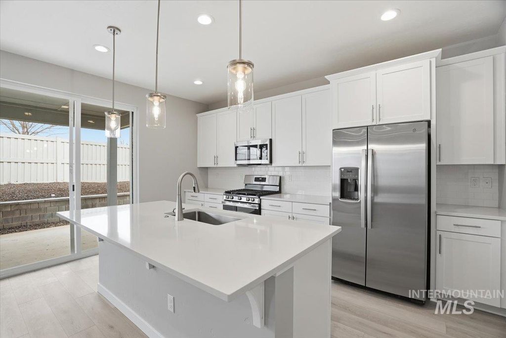 Photo of 1216 Stirling Meadows Ct, Middleton, ID 83644 (MLS # 98973739)