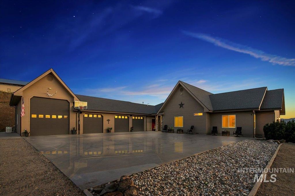 Photo of 12 Coyote Point, Horseshoe Bend, ID 83629 (MLS # 98963695)