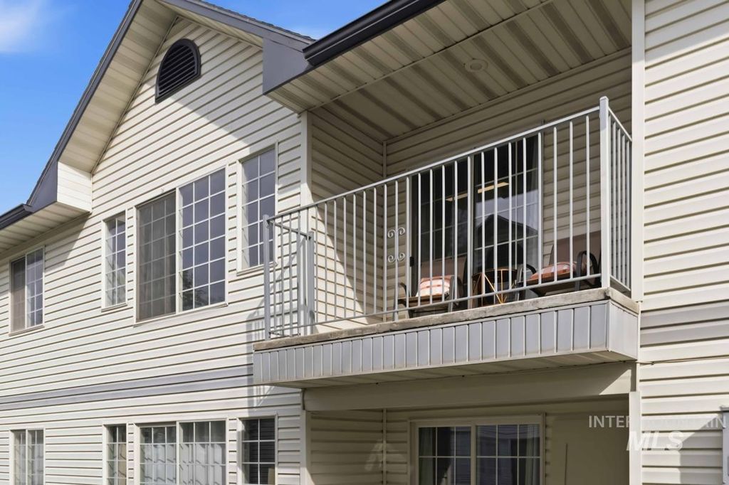 Photo of 2270 S Challenger Lane #202, Boise, ID 83705 (MLS # 98980444)