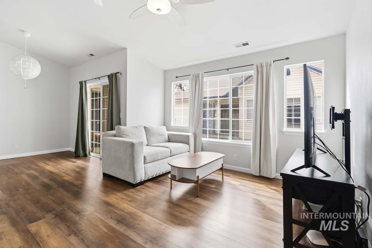 2270 S Challenger Lane