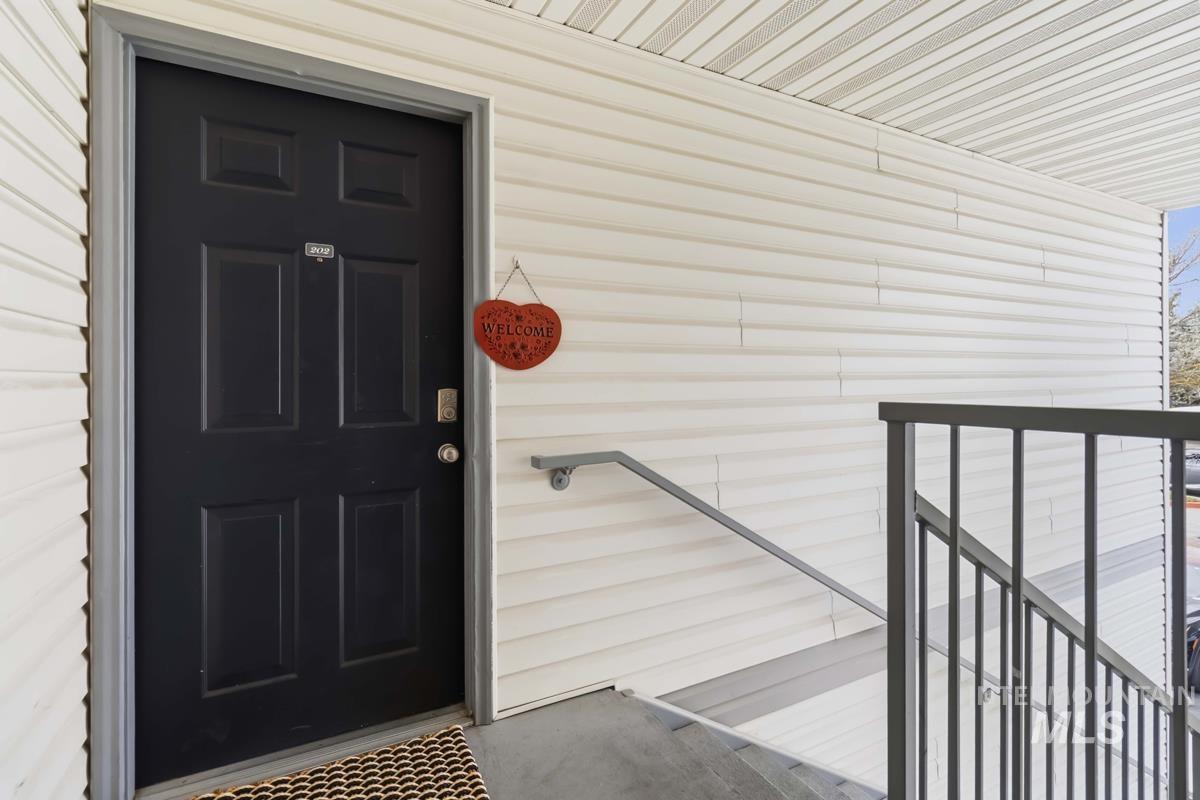 2270 S Challenger Lane