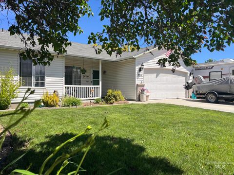 704 E Dooley Lane Nampa ID 83686