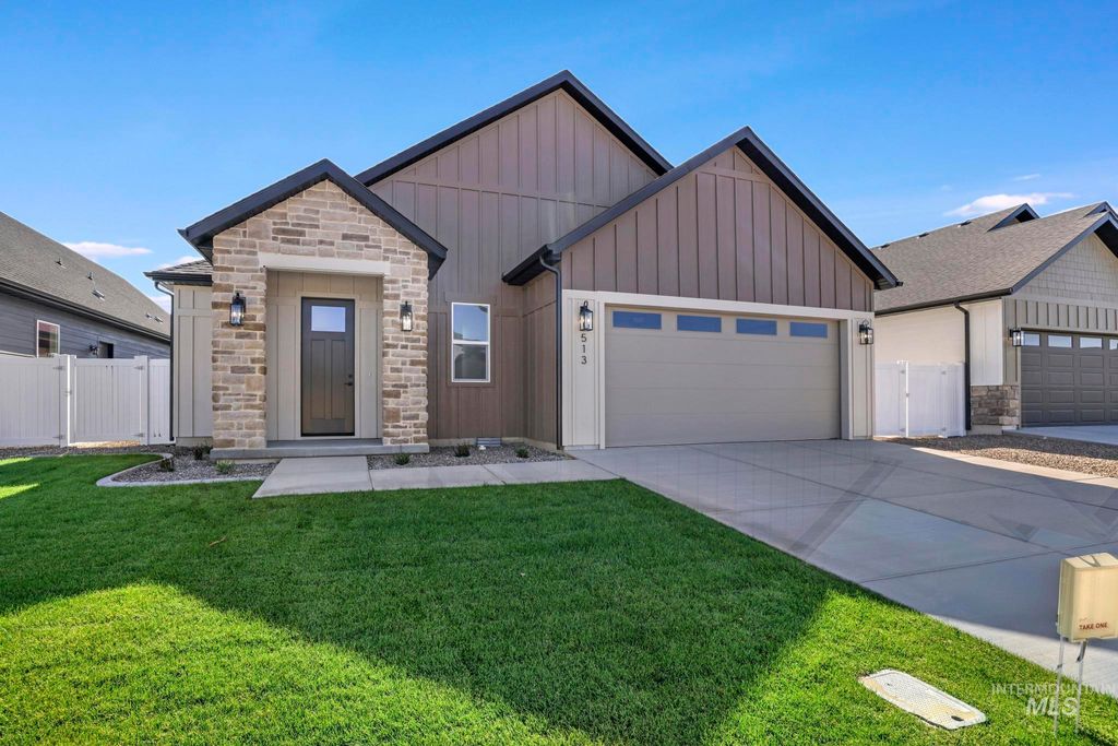 Photo of 513 Falling Leaf Lane, Twin Falls, ID 83301 (MLS # 98963103)