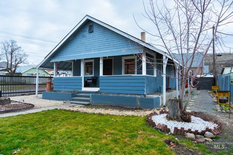 90 E Jefferson Huntington OR 97907