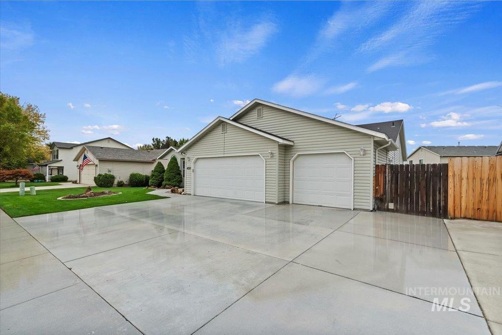 Photo of 4321 S Fruithill Pl, Boise, ID 83709 (MLS # 98965292)