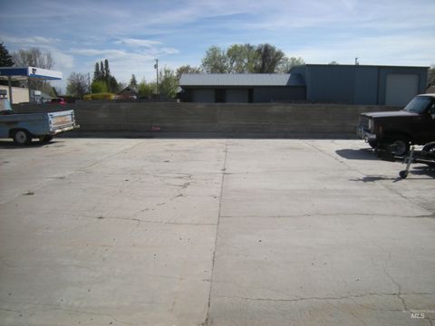 Photo of 400 Railroad St S. Lots 16,17,18 Blk 5, Hazelton, ID 83355 (MLS # 98981697)
