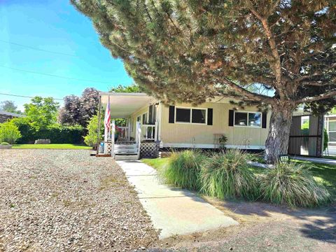 Photo of 132 S Young Lane, Eagle, ID 83616 (MLS # 98988456)