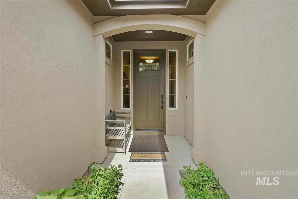 302 W Heston Dr