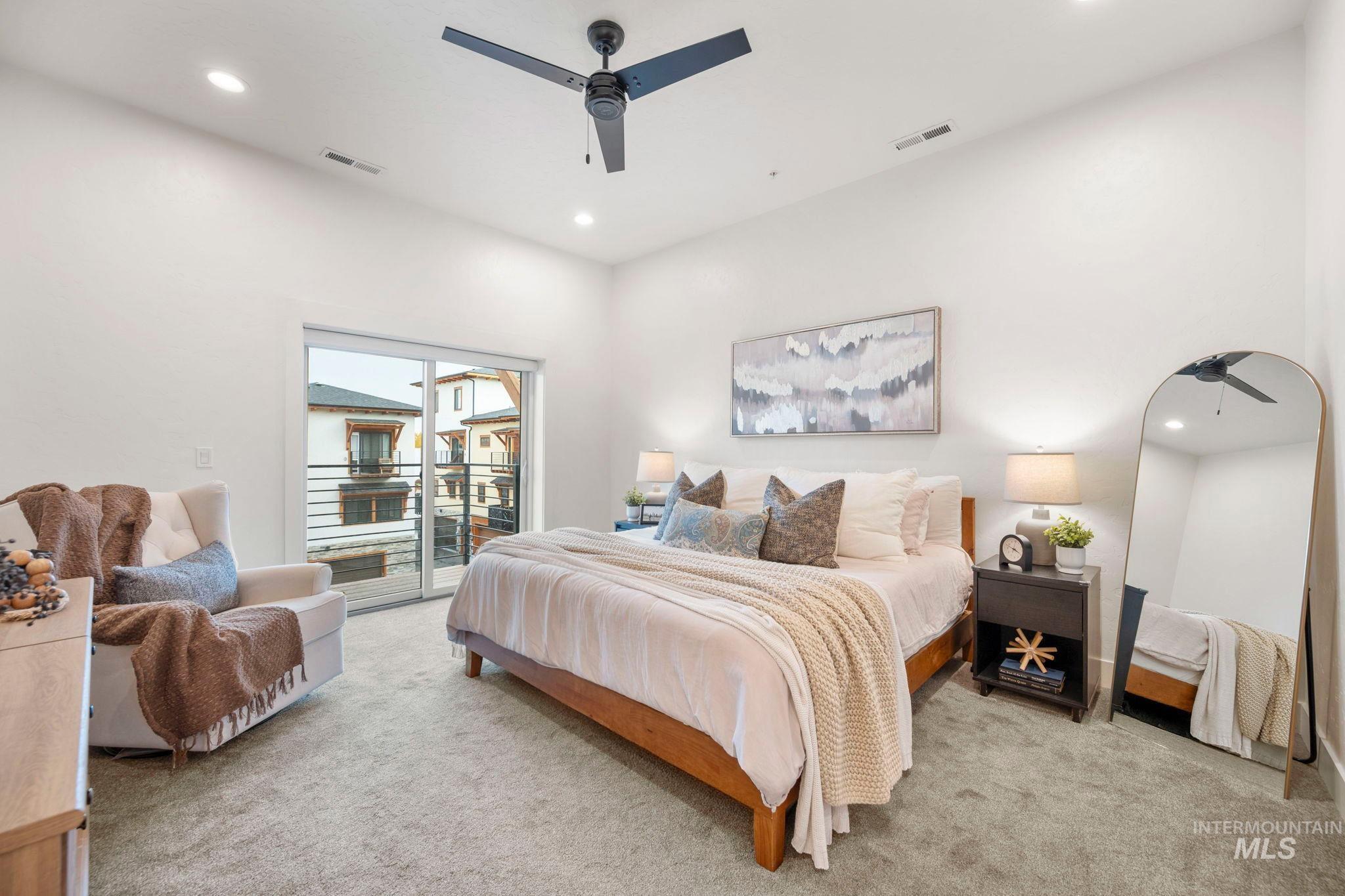 429 E Water Pocket Ln