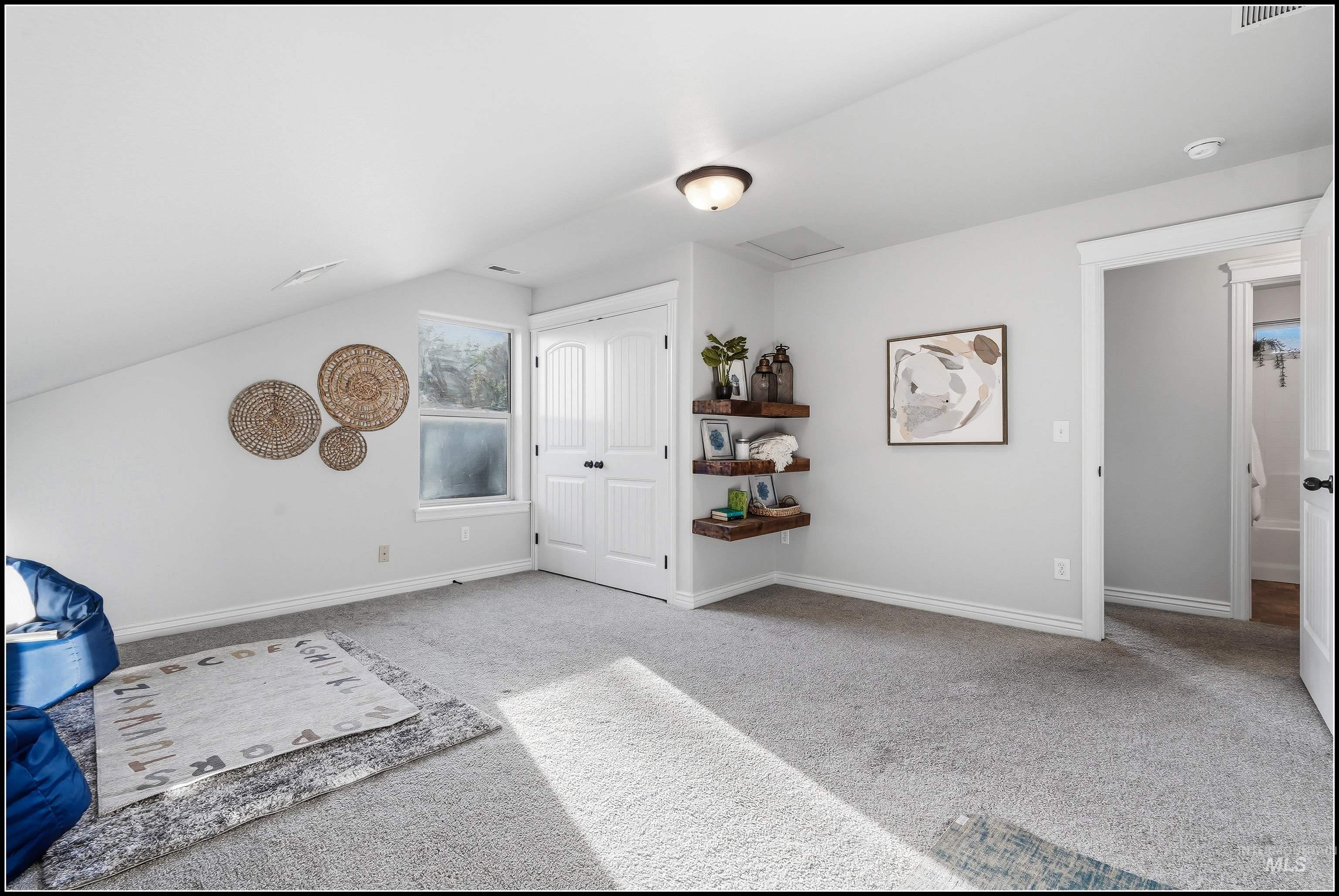 Bonus Room with a closet - could be a 4th bedroom