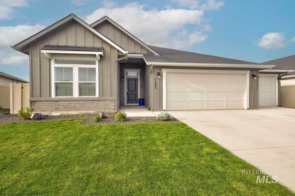 Photo of 1295 W Buffalo River Dr, Meridian, ID 83642 (MLS # 98982427)