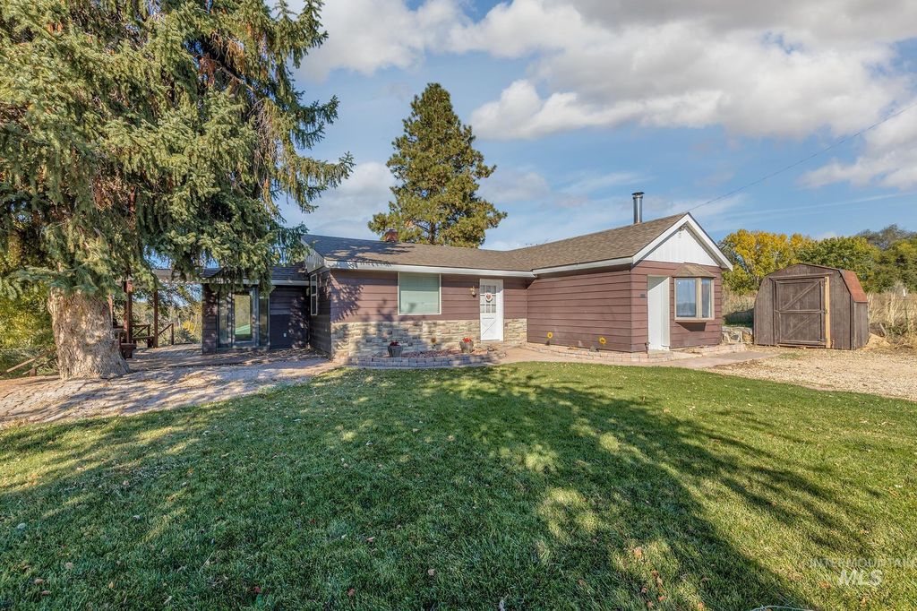 Photo of 28552 Market Rd, Caldwell, ID 83607 (MLS # 98966352)