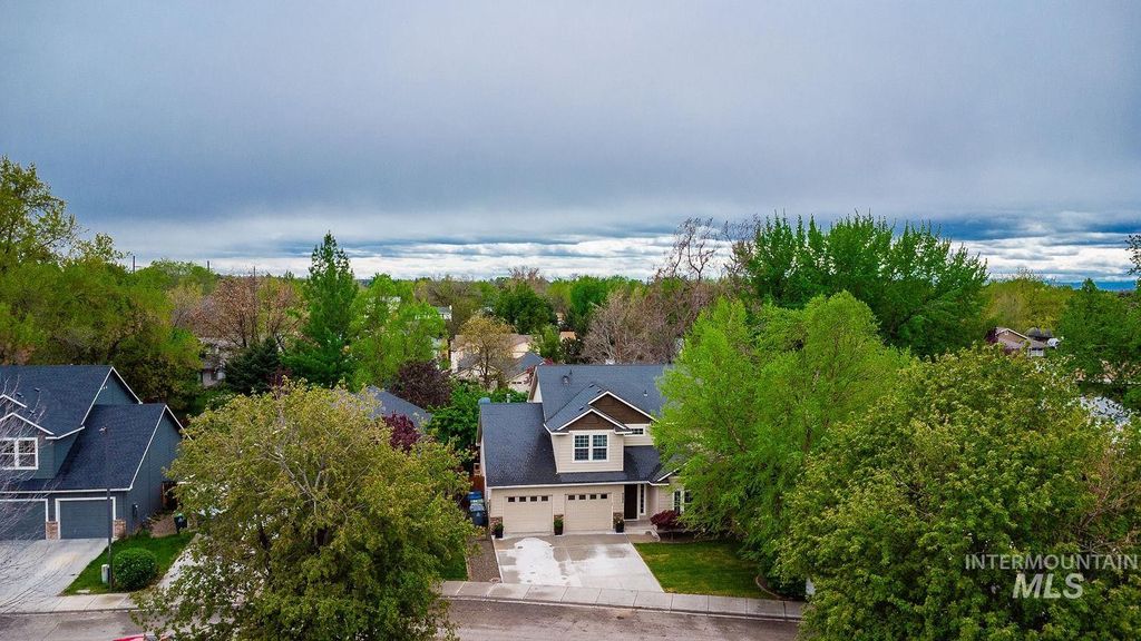 Photo of 9095 W Dalton Place, Boise, ID 83704 (MLS # 98983444)
