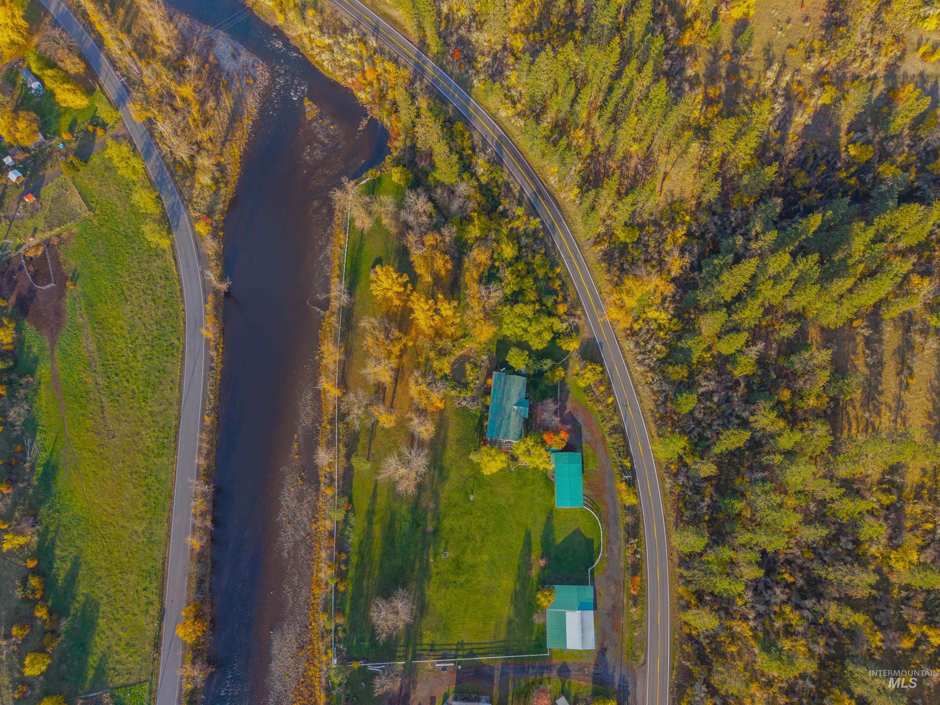 Aerial view of property and surrounding area
