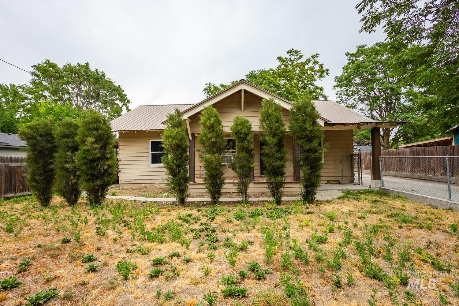 1216 N Indiana Avenue