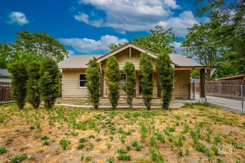 1216 N Indiana Avenue Caldwell ID 83605