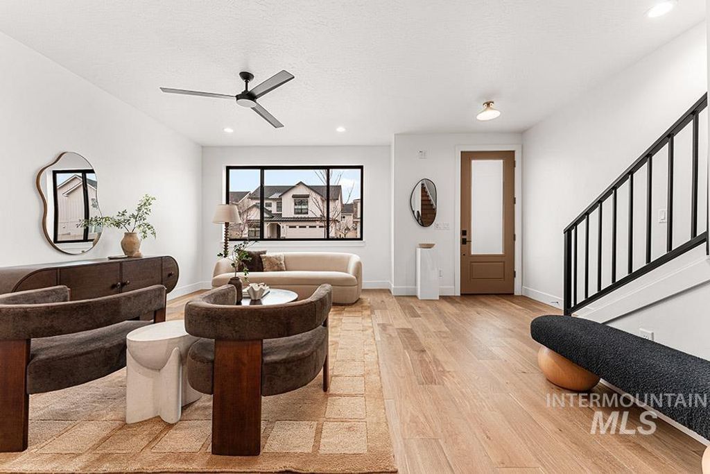 Photo of 3353 W Whimbrel Lane #Middle Unit, Boise, ID 83703 (MLS # 98972495)