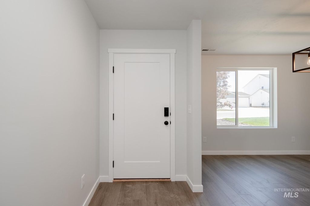 Photo of 352 N Cranesbill Ave, Kuna, ID 83634 (MLS # 98965861)