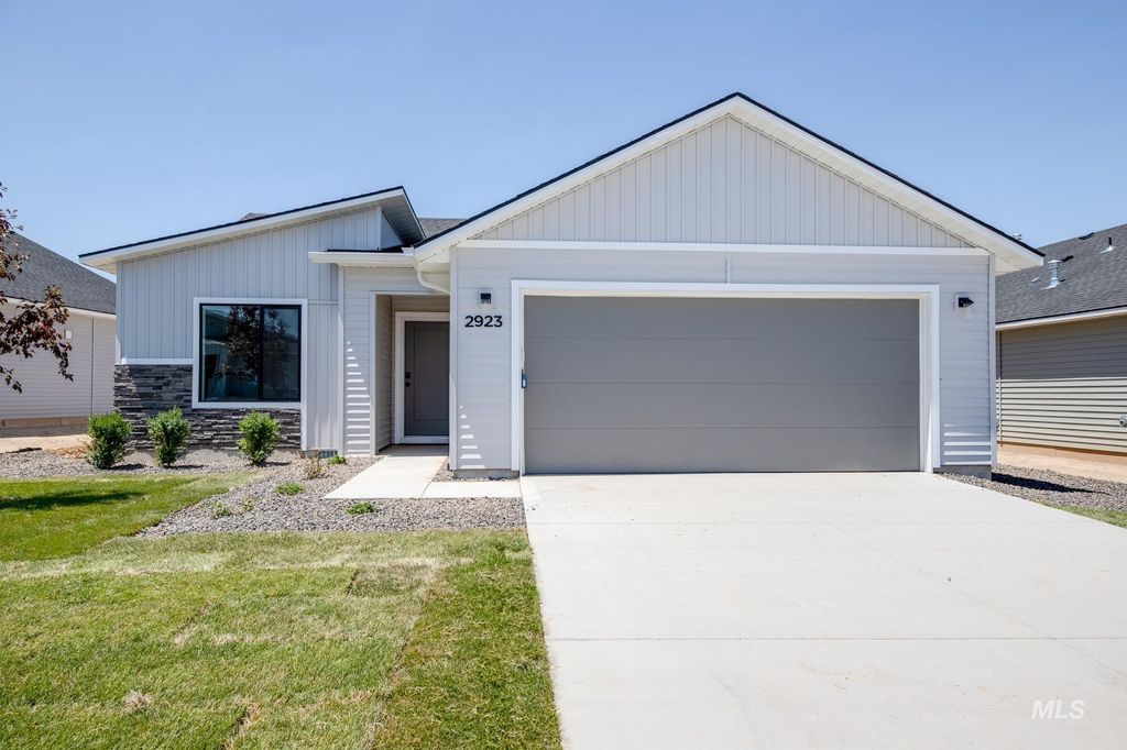 Photo of 352 N Cranesbill Ave, Kuna, ID 83634 (MLS # 98965861)