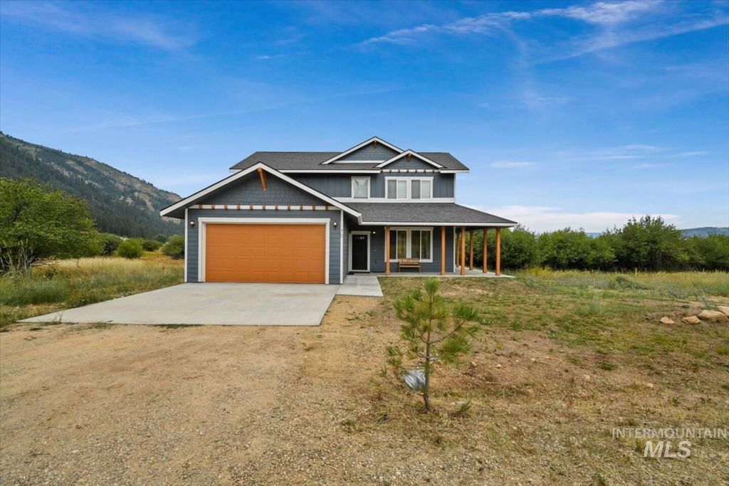 Photo of 70 Wapiti Ct, Garden Valley, ID 83622 (MLS # 98981858)