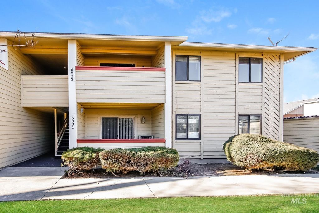 Photo of 6833 W Colehaven Ln #23, Boise, ID 83704 (MLS # 98973056)
