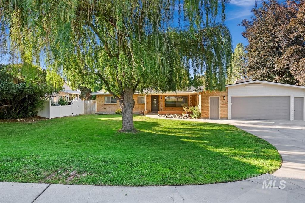 Photo of 10702 W Cruser Dr, Boise, ID 83709 (MLS # 98971758)