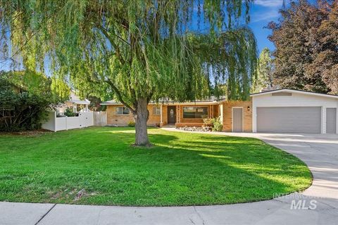 Photo of 10702 W Cruser Dr, Boise, ID 83709 (MLS # 98971758)