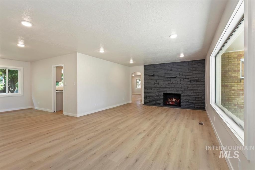 Photo of 10702 W Cruser Dr, Boise, ID 83709 (MLS # 98971758)