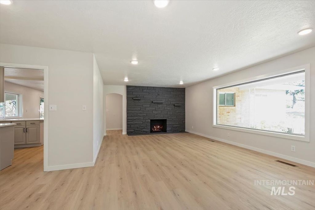 Photo of 10702 W Cruser Dr, Boise, ID 83709 (MLS # 98971758)