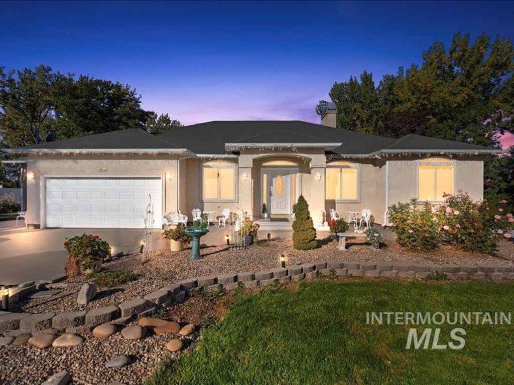 Photo of 2109 S Happy Valley, Nampa, ID 83686 (MLS # 98973438)