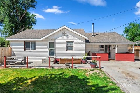 Photo of 1150 S Park Street, Payette, ID 83661 (MLS # 98954654)